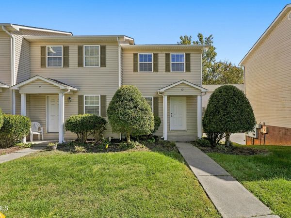 2305 South Greenwood Drive, Unit Apt 10, Johnson City, TN 37604