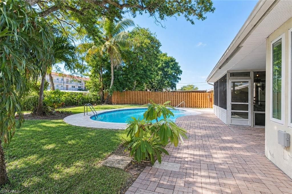 1270 Wisconsin Dr, Naples, FL 34103 Photo
