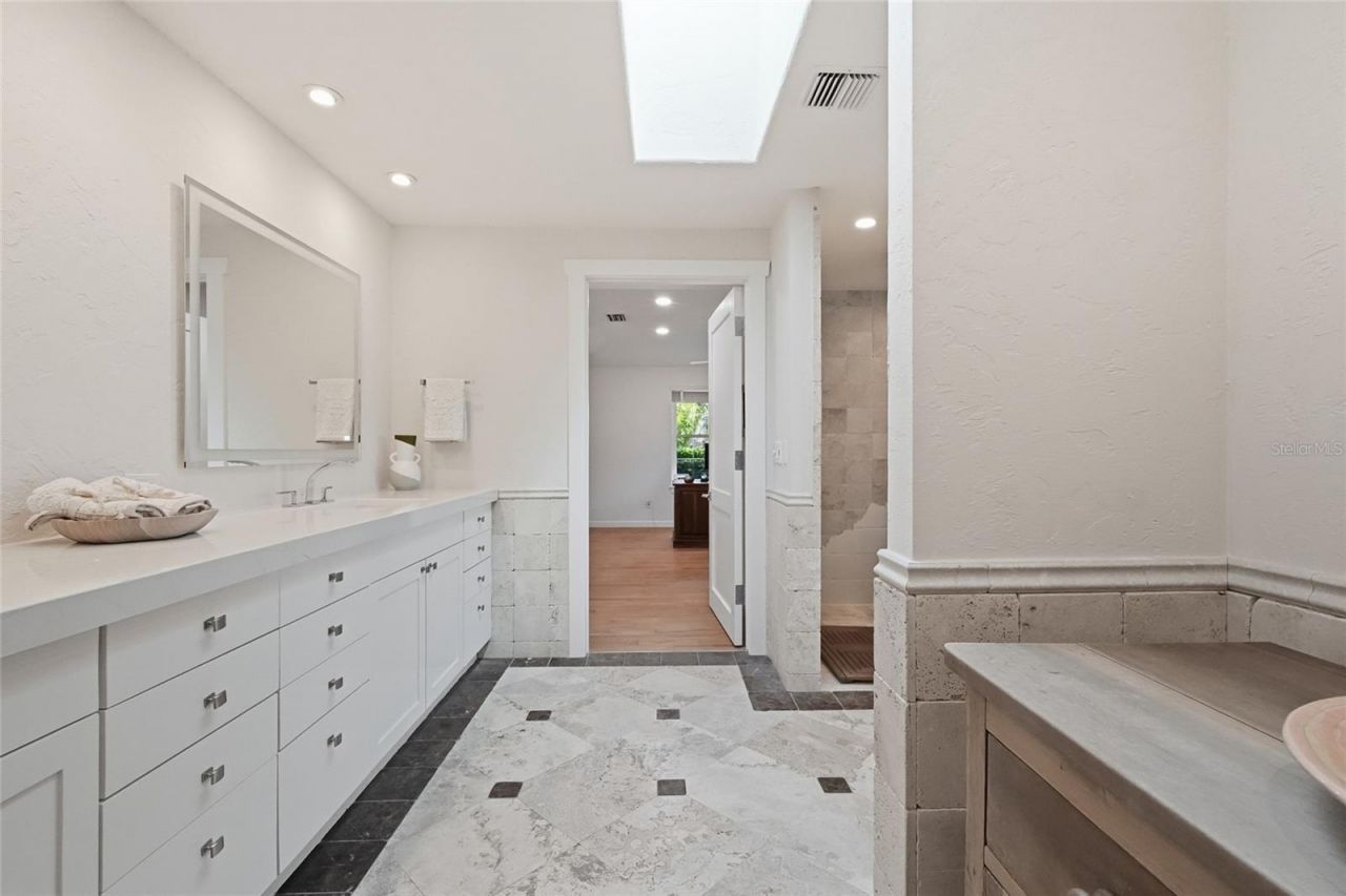 4307 Camino Real, Sarasota, FL 34231 Photo
