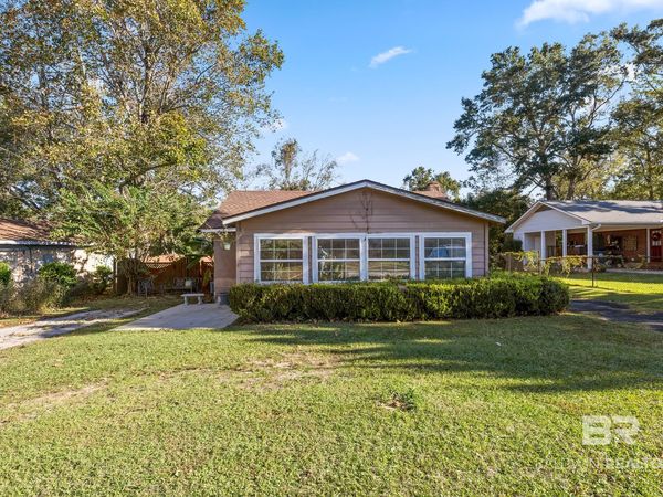523 Gayfer Avenue, Fairhope, AL 36532