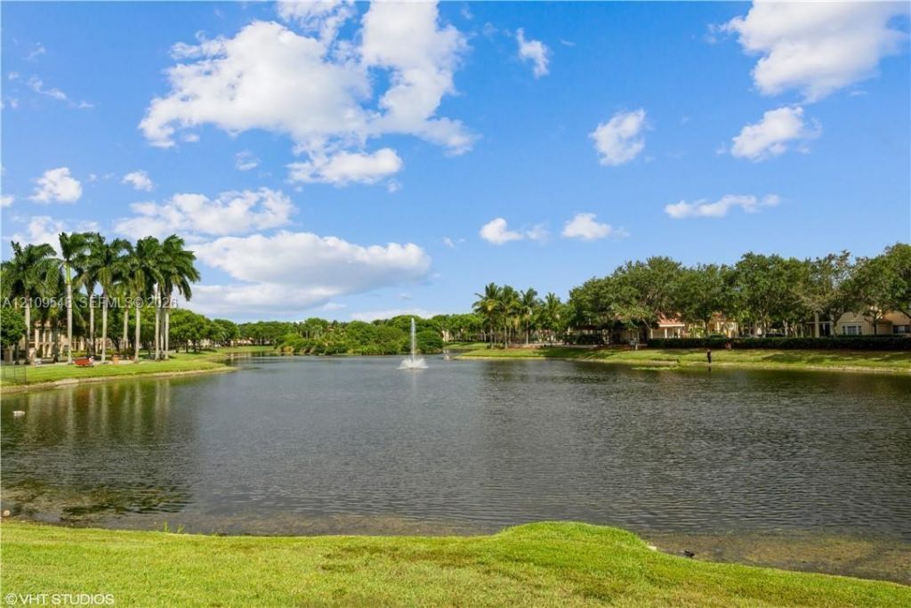 2439 Centergate Dr , Unit 102, Miramar, FL 33025 Photo