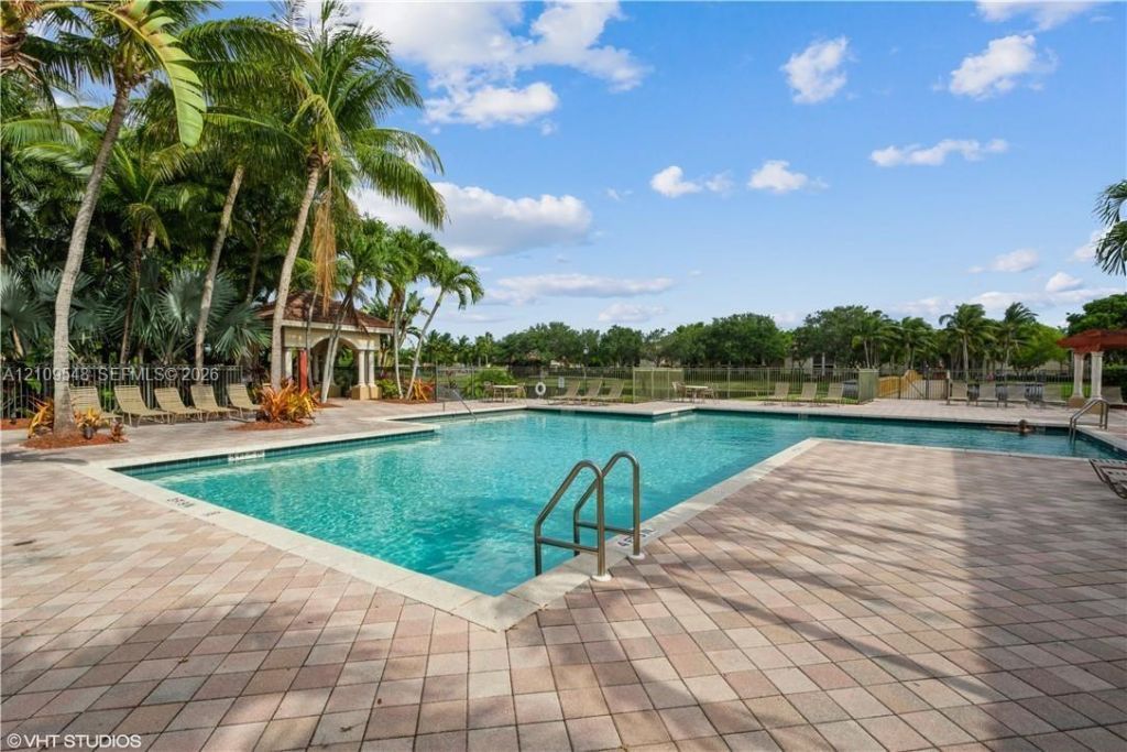 2439 Centergate Dr , Unit 102, Miramar, FL 33025 Photo