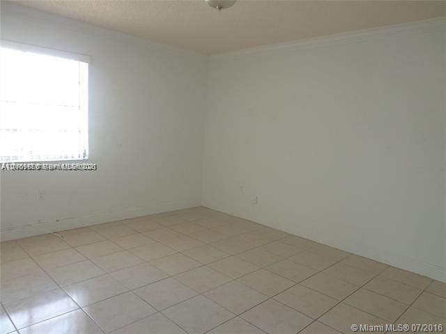 16118 NE 21st Ave , Unit 15, North Miami Beach, FL 33162 Photo