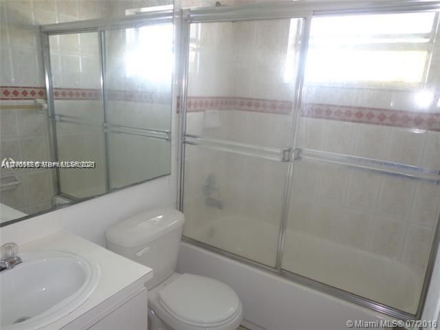 16118 NE 21st Ave , Unit 15, North Miami Beach, FL 33162 Photo