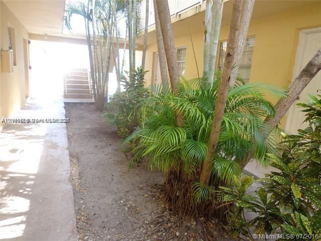 16118 NE 21st Ave , Unit 15, North Miami Beach, FL 33162 Photo