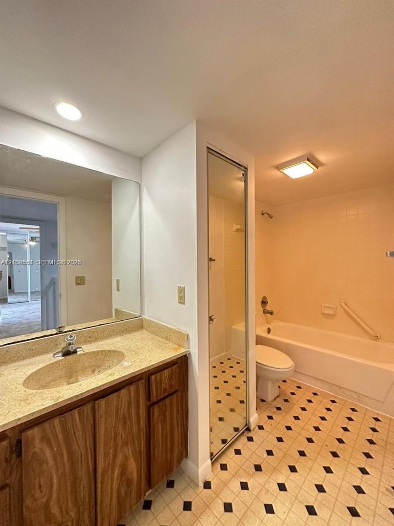 1802 18th Way, Unit 1802, West Palm Beach, FL 33407 Photo
