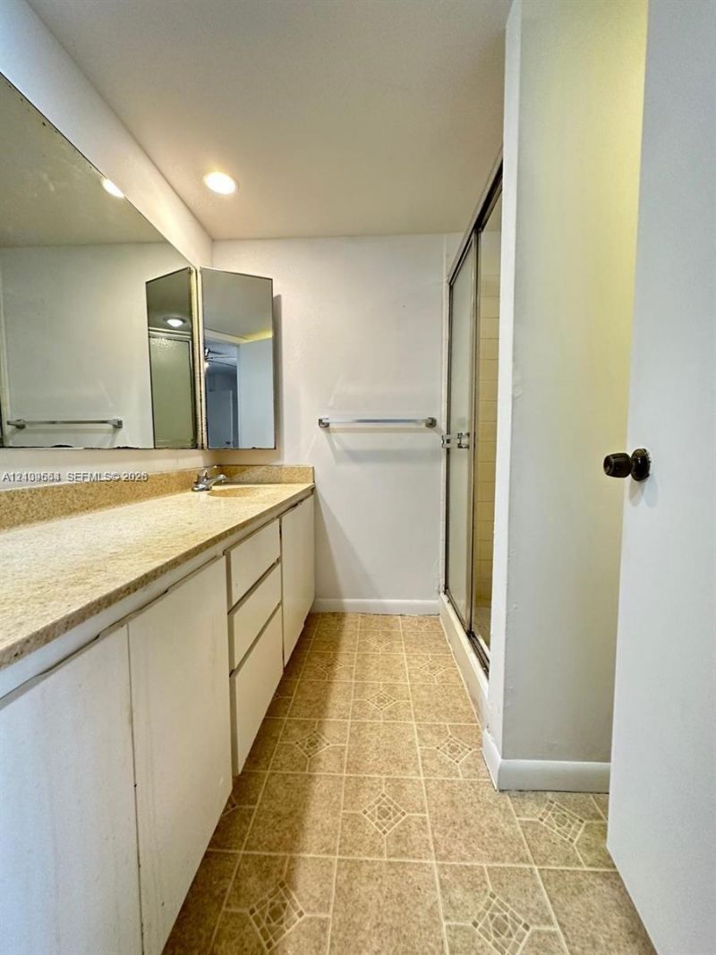 1802 18th Way, Unit 1802, West Palm Beach, FL 33407 Photo