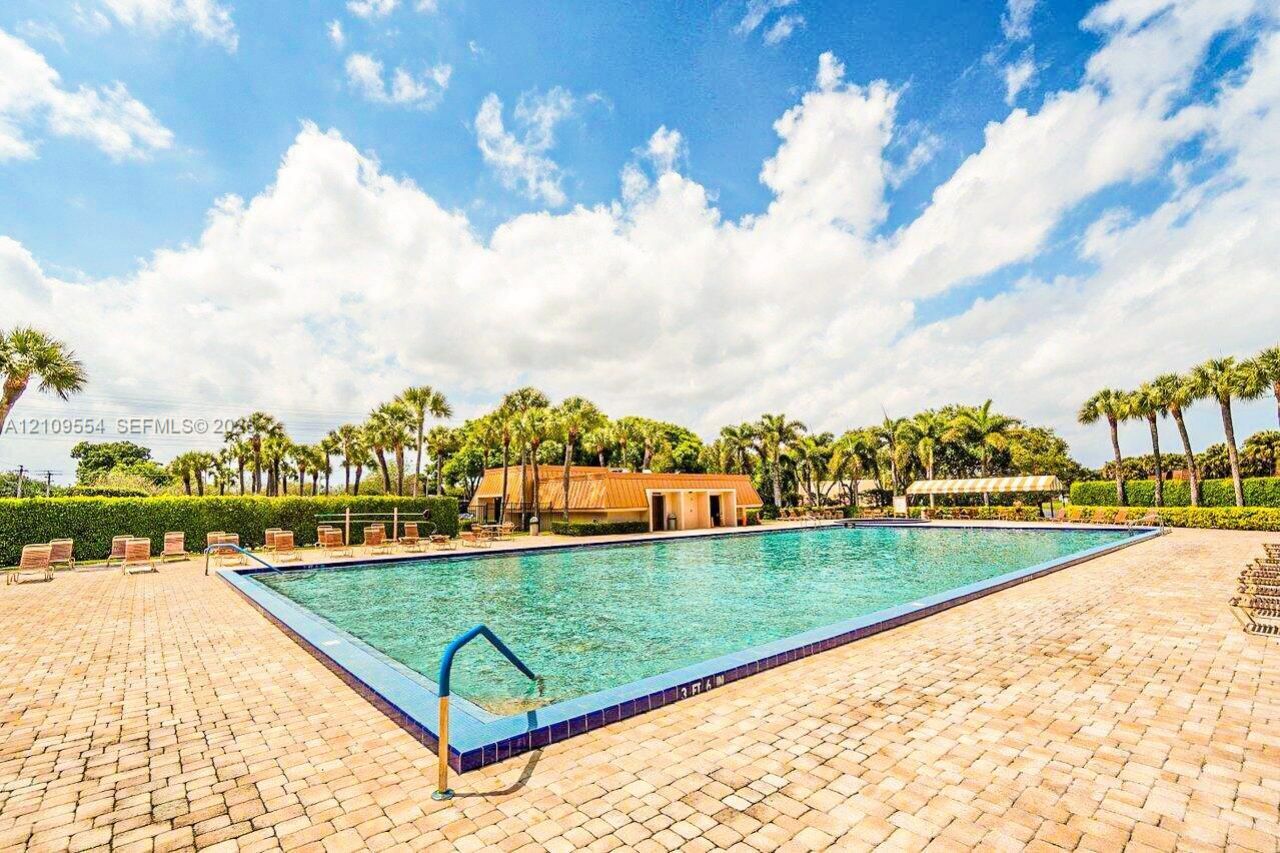 1802 18th Way, Unit 1802, West Palm Beach, FL 33407 Photo