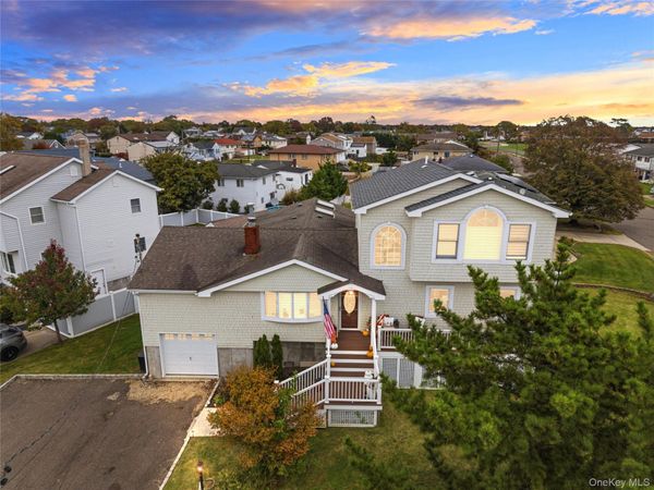 371 E Shore Road, Lindenhurst, NY 11757