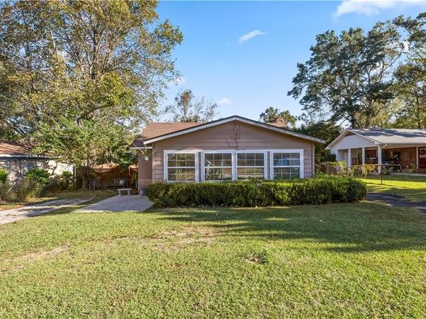 523 Gayfer Avenue, Fairhope, AL 36532