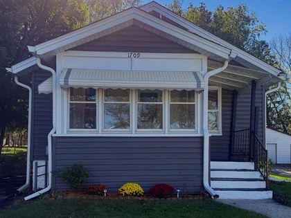 1709 Pershing Avenue Rockford, IL 61109