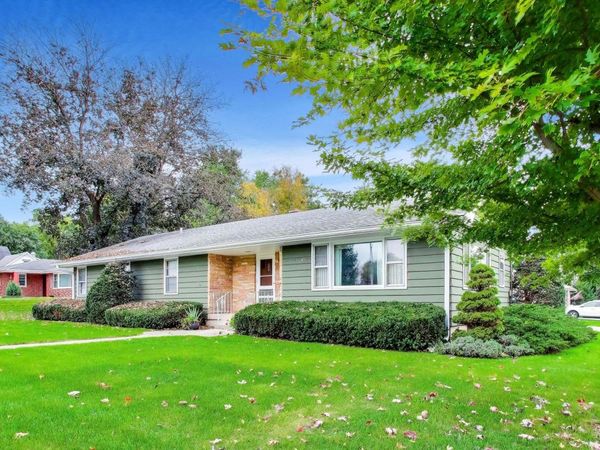 3601 W Clover Avenue, McHenry, IL 60050