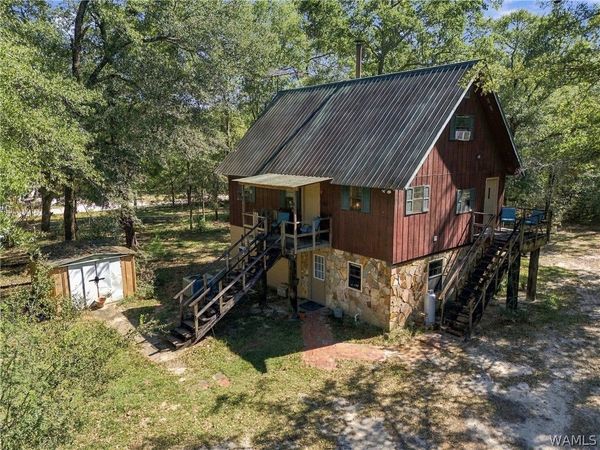 725 E JP Jones Street , Geneva, AL 36340