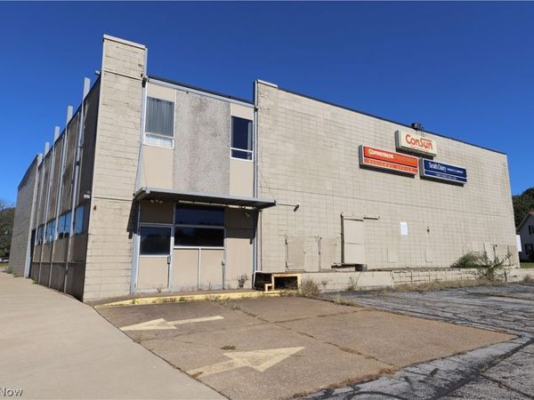 123 Gateway Boulevard N, Elyria, OH 44035