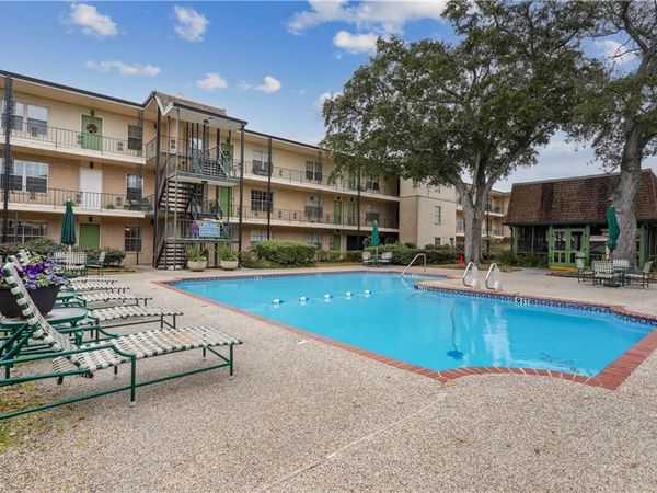 2716 WHITNEY Place , Unit 425, Metairie, LA 70002