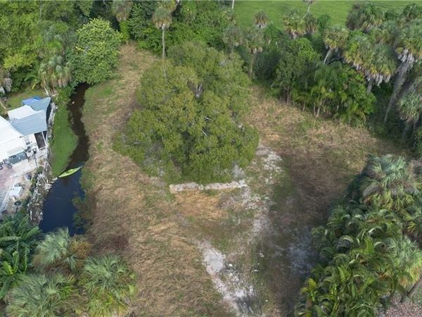 8581 Ortiz CIR , FORT MYERS, FL 33905