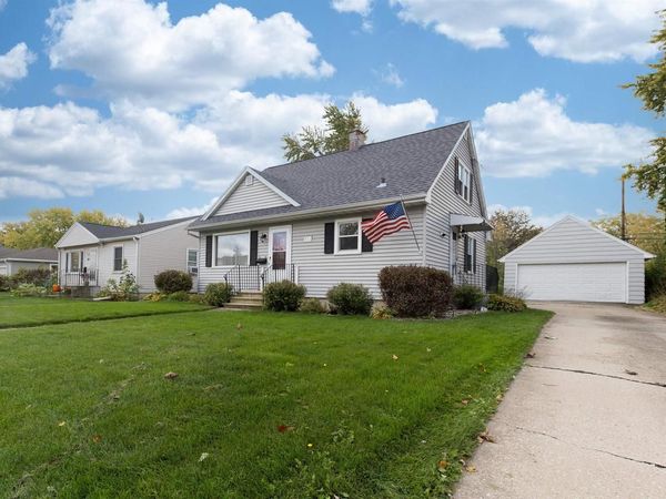 911 SHERRY STREET, Neenah, WI 54956