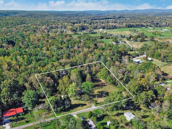 205 Davis Road , Grandview, TN 37337