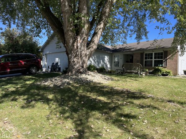 542 Woodfield Circle , Avon, IN 46123