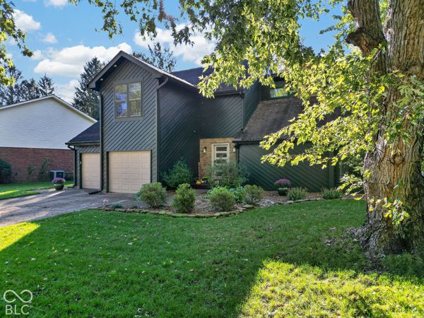 1053 Goldfinch Road , Columbus, IN 47203