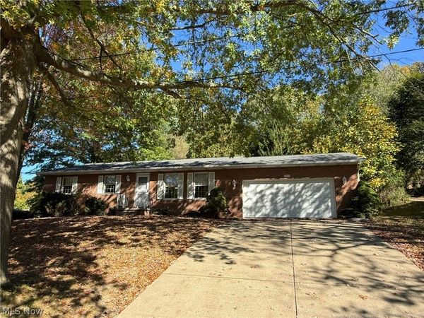 1207 2nd Street NW, New Philadelphia, OH 44663