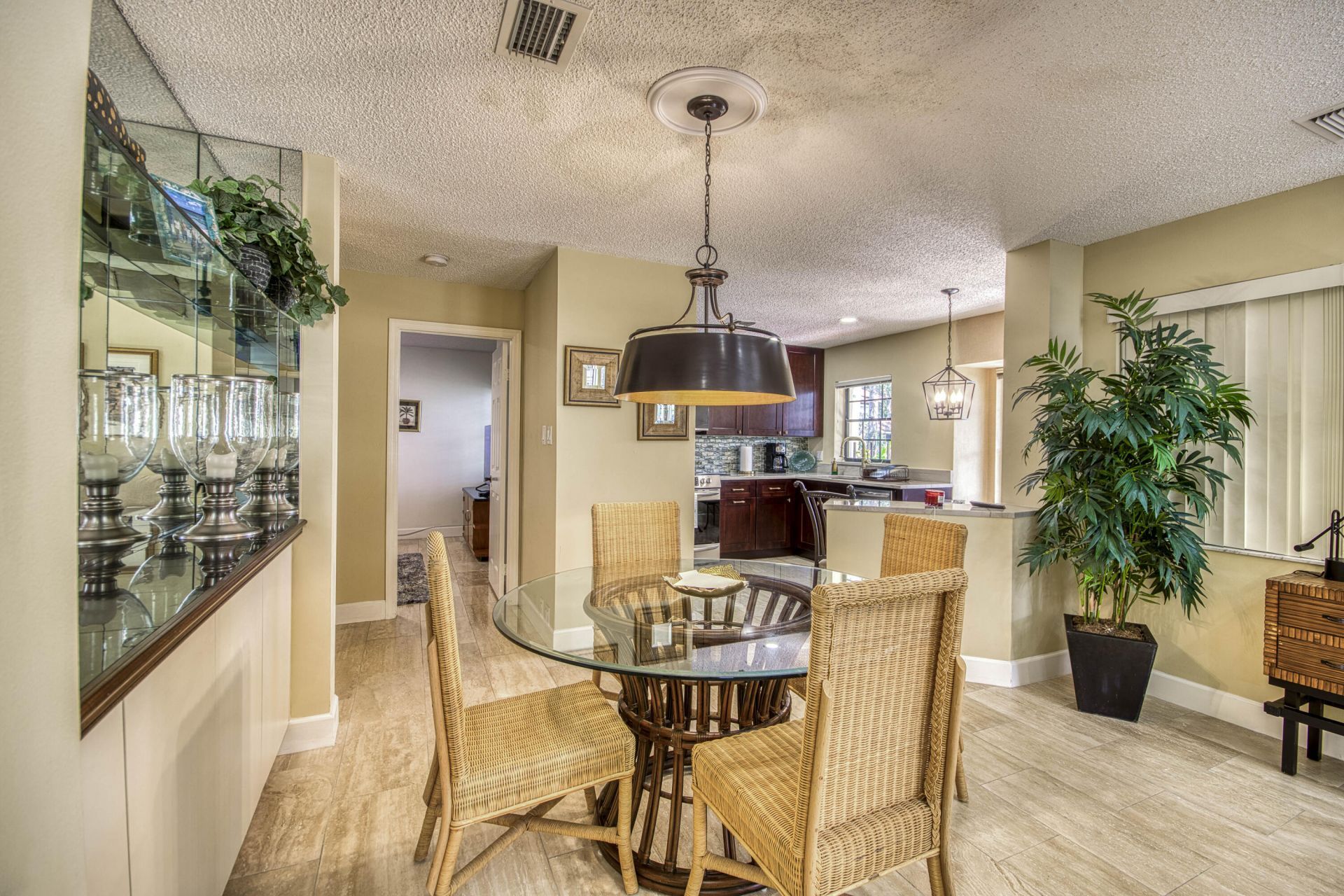 368 Prestwick Circle, Unit 4, Palm Beach Gardens, FL 33418 Photo