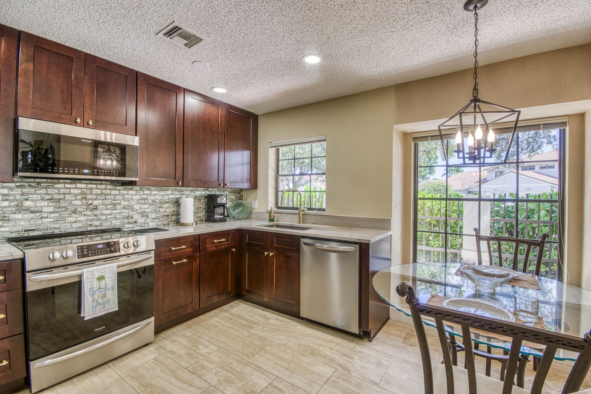 368 Prestwick Circle, Unit 4, Palm Beach Gardens, FL 33418 Photo