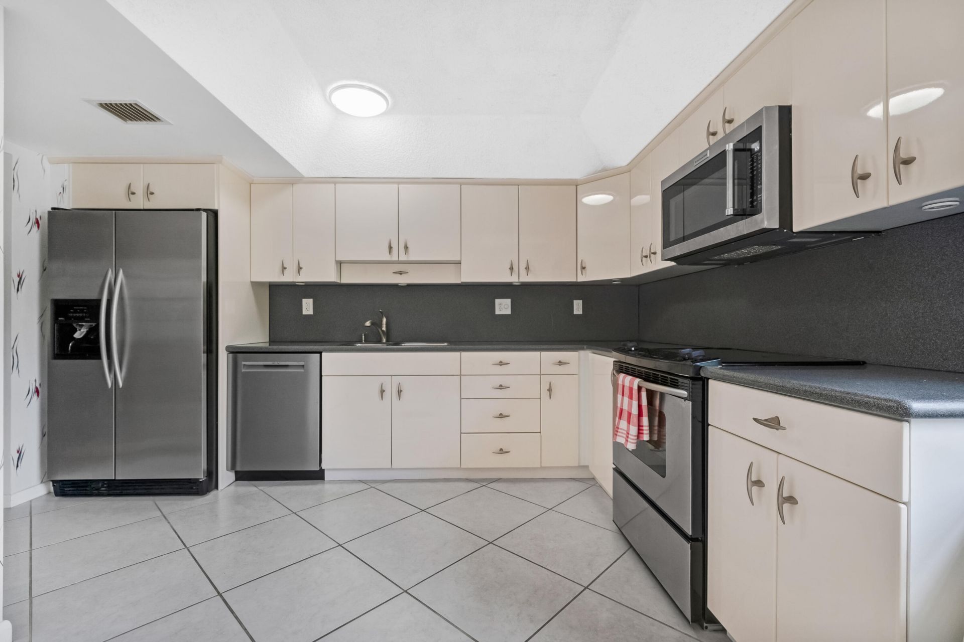 7370 Orangewood Lane, Unit #208, Boca Raton, FL 33433 Photo