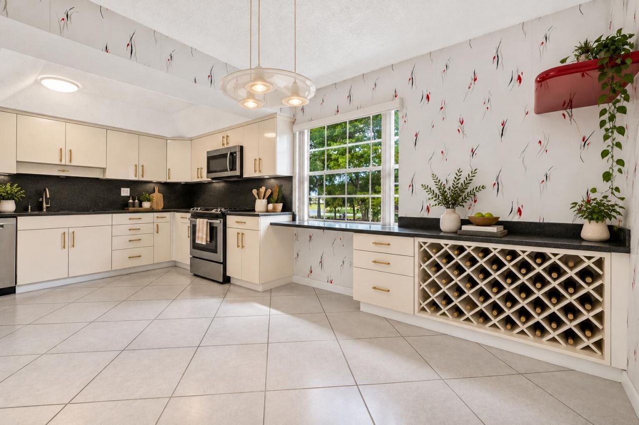 7370 Orangewood Lane, Unit #208, Boca Raton, FL 33433 Photo