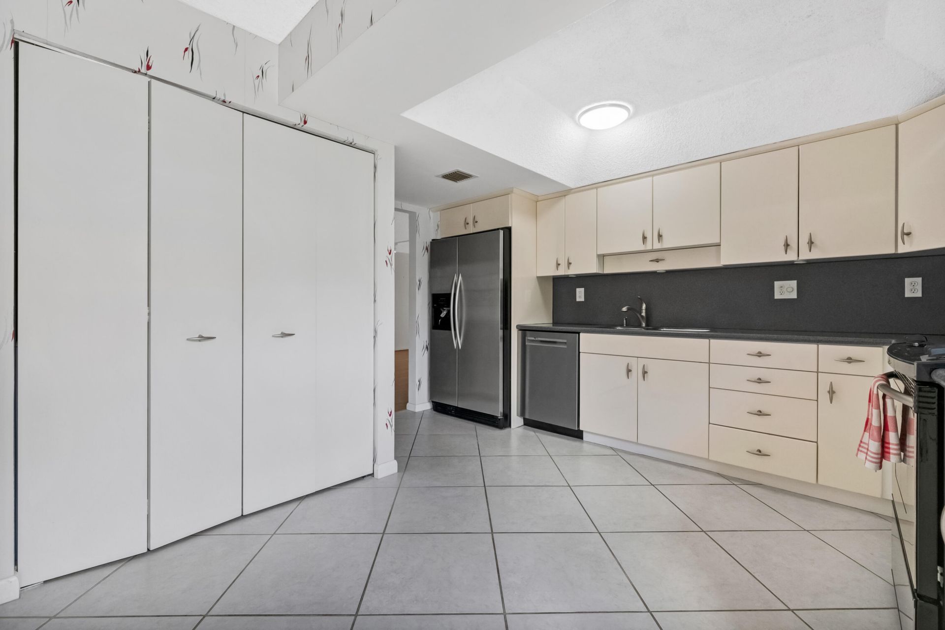 7370 Orangewood Lane, Unit #208, Boca Raton, FL 33433 Photo