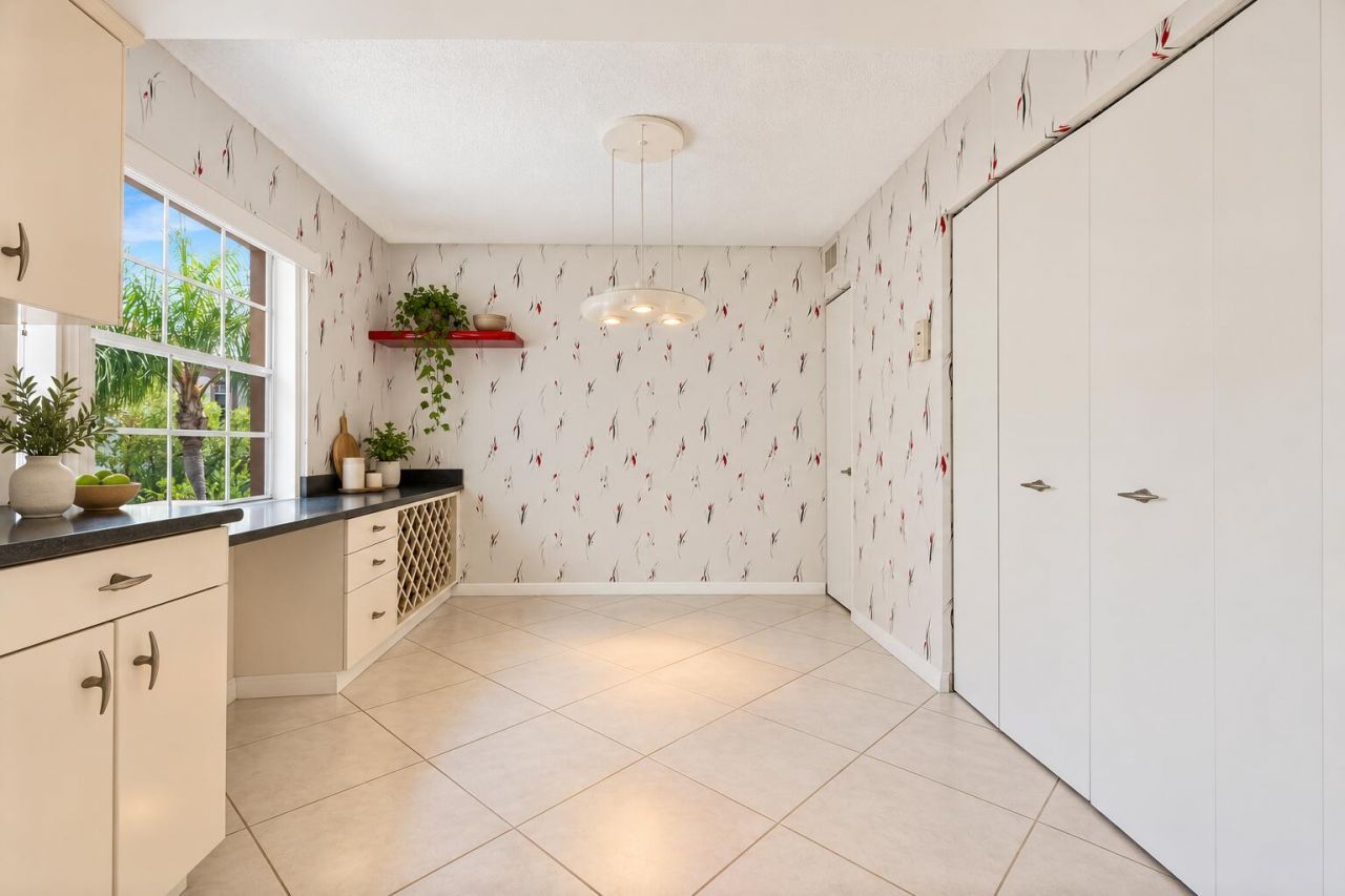 7370 Orangewood Lane, Unit #208, Boca Raton, FL 33433 Photo