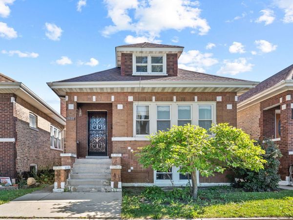 5525 S Francisco Avenue , Chicago, IL 60629