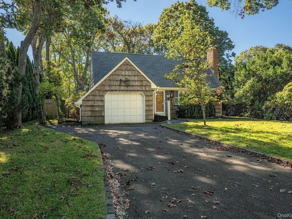 11 Nassau Road , Hampton Bays, NY 11946