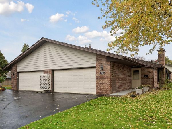 944 Zanzibar Lane N, Plymouth, MN 55447