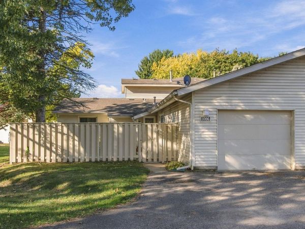 1096 Carmel Court , Shoreview, MN 55126
