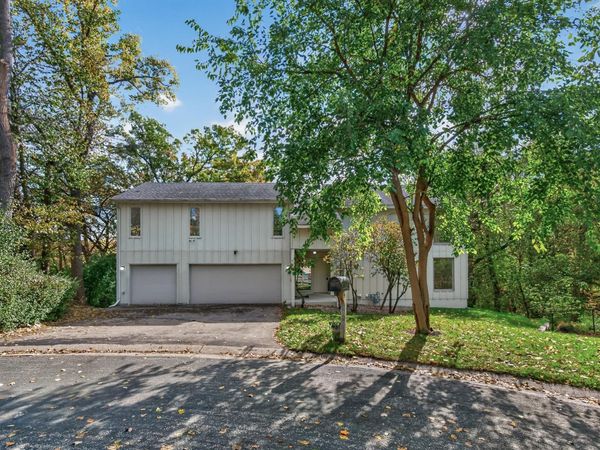 8725 Walton Oaks Drive, Bloomington, MN 55438