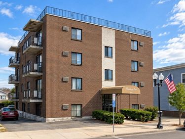 589 Broadway, Unit 4, Revere, MA 02151