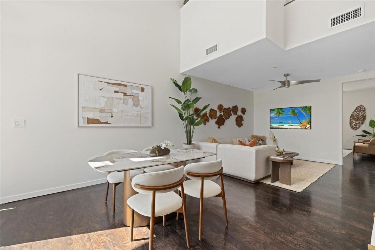 1350 5th Street, Unit 306, Sarasota, FL 34236 Photo