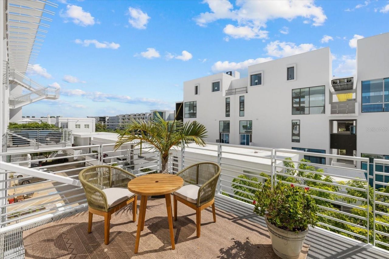 1350 5th Street, Unit 306, Sarasota, FL 34236 Photo