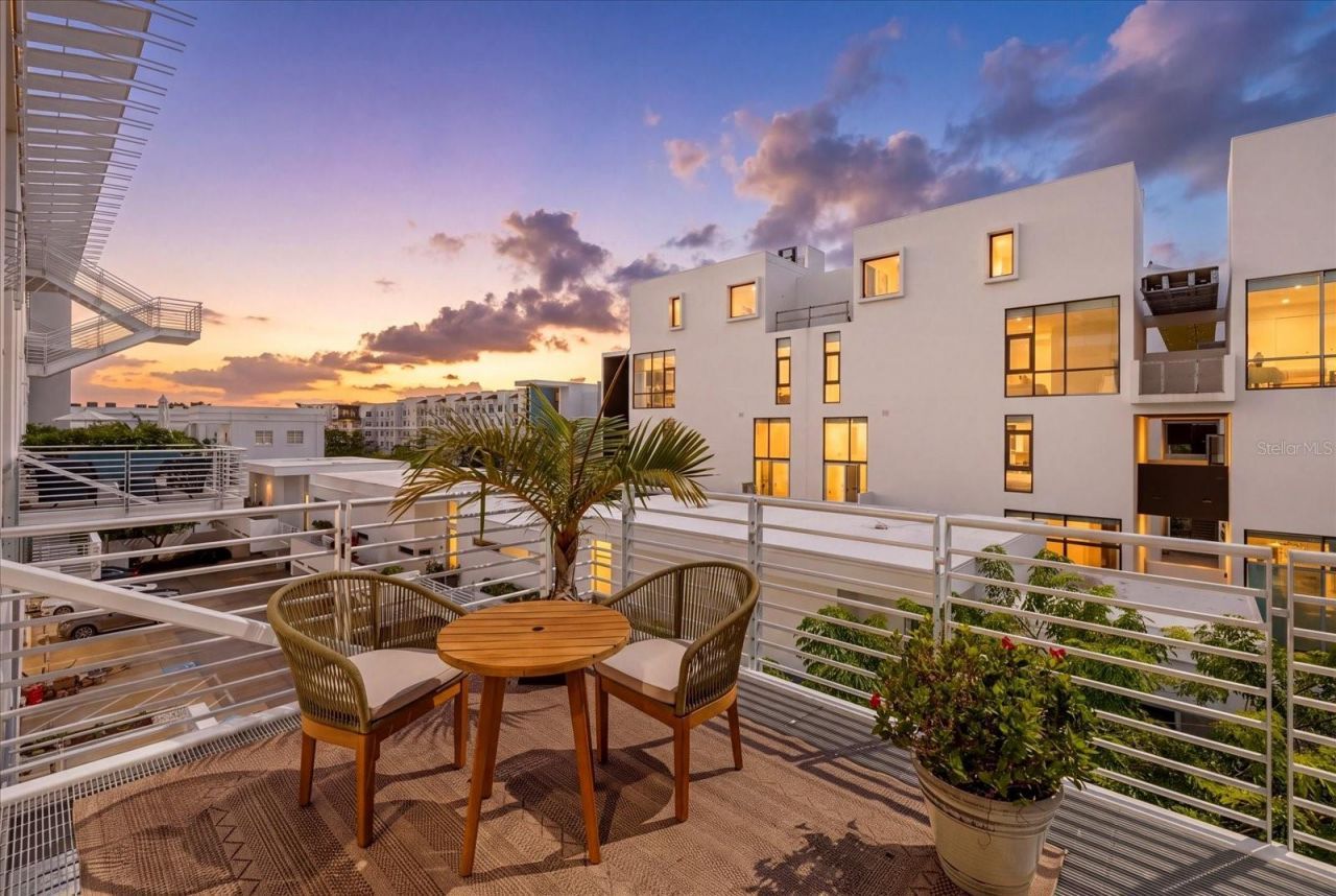 1350 5th Street, Unit 306, Sarasota, FL 34236 Photo