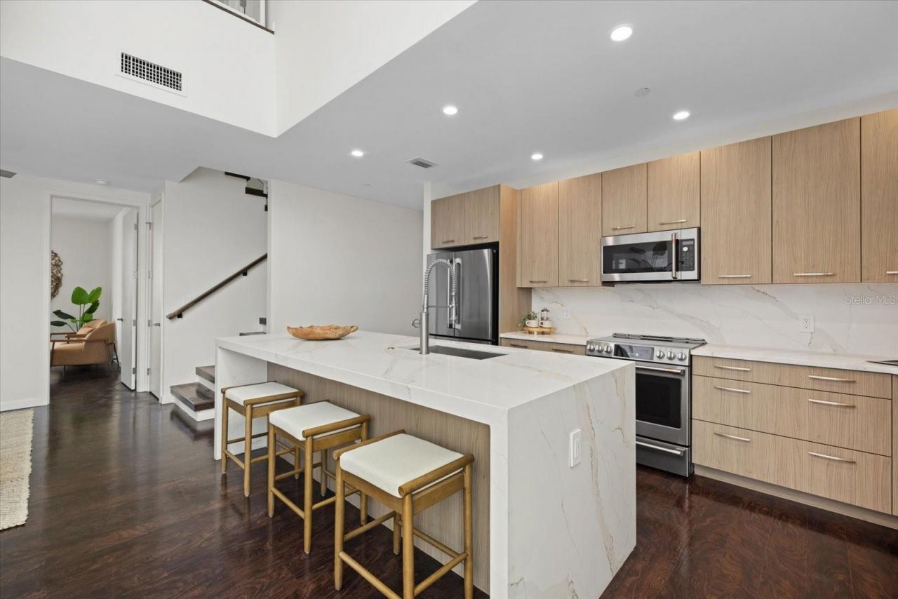 1350 5th Street, Unit 306, Sarasota, FL 34236 Photo