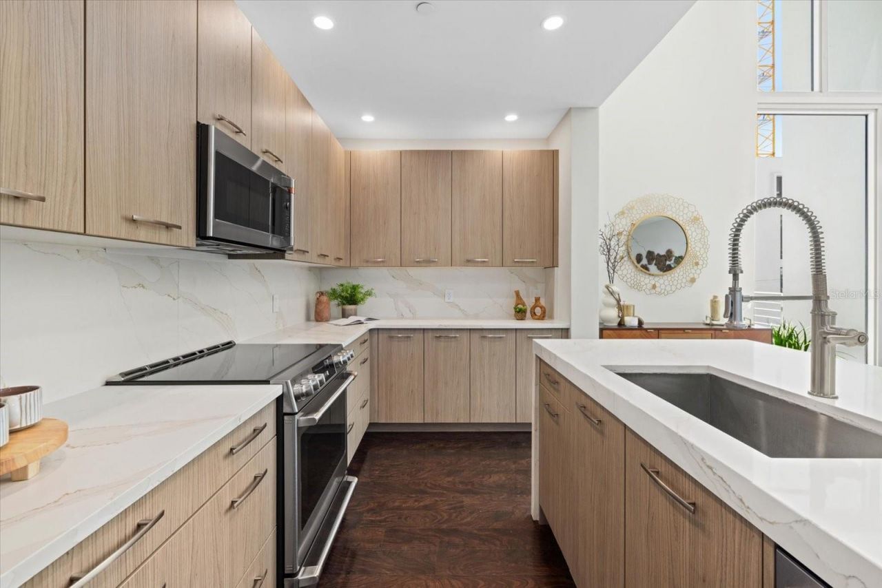 1350 5th Street, Unit 306, Sarasota, FL 34236 Photo