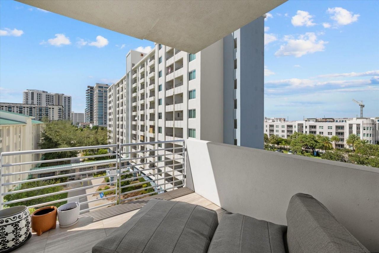 1350 5th Street, Unit 306, Sarasota, FL 34236 Photo
