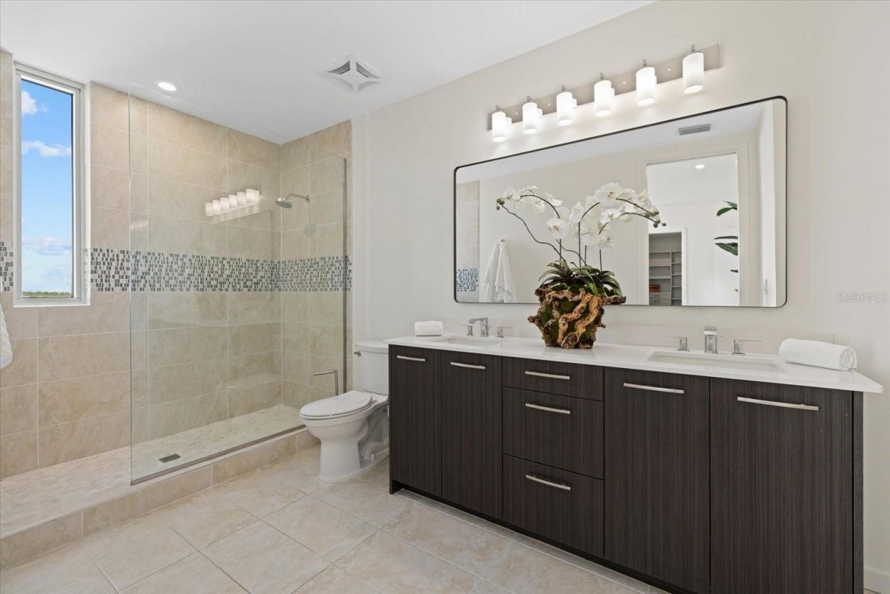 1350 5th Street, Unit 306, Sarasota, FL 34236 Photo