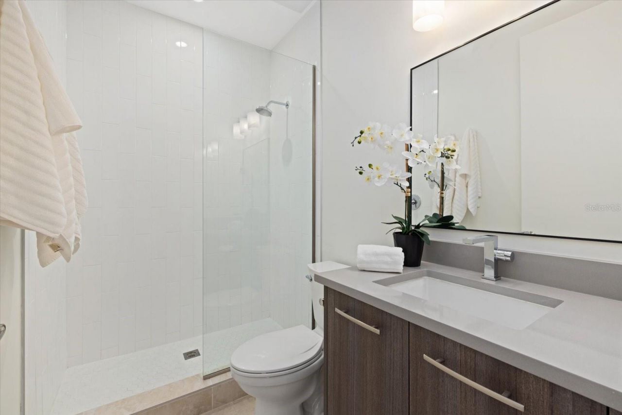 1350 5th Street, Unit 306, Sarasota, FL 34236 Photo