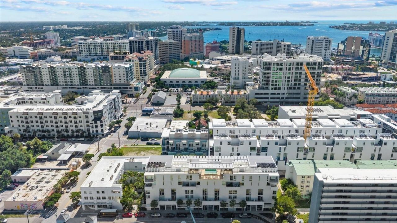 1350 5th Street, Unit 306, Sarasota, FL 34236 Photo