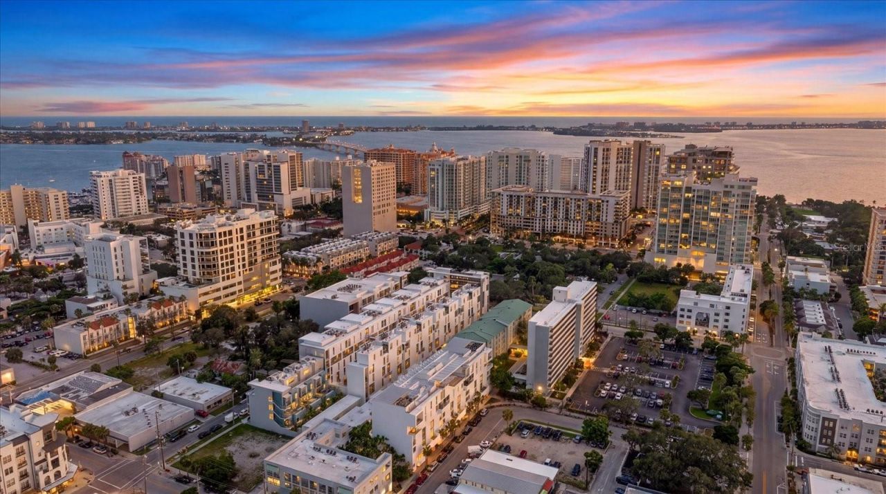 1350 5th Street, Unit 306, Sarasota, FL 34236 Photo