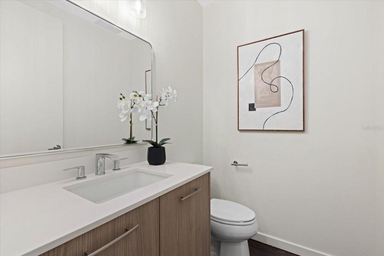 1350 5th Street, Unit 306, Sarasota, FL 34236 Photo