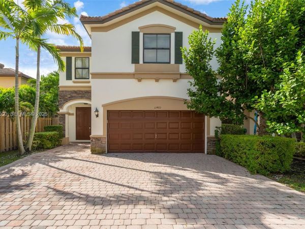 11460 NW 88th Ln , Doral, FL 33178