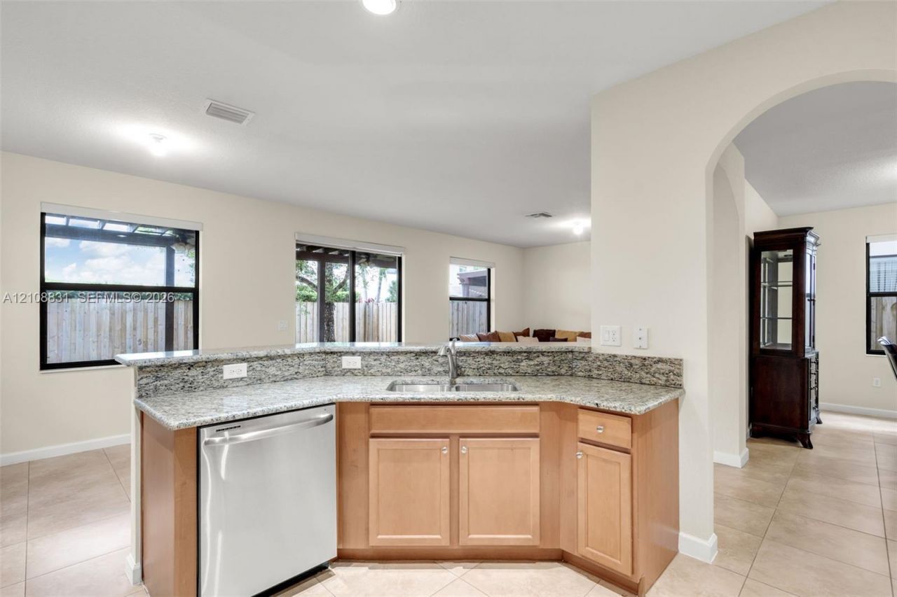 11460 NW 88th Ln , Doral, FL 33178 Photo